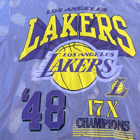 NWT NBA Lakers tee A - Picture 3 of 7